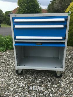 BOTT Workshop Mobile Tool Cabinet, 3 drawers, cupboard and top tray with mat