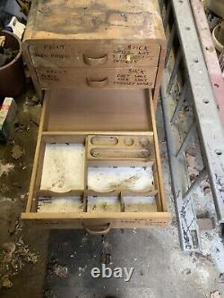 2 Cabinets D'outils D'atelier. A 5 Tiroirs Et 2 Tiroirs + Un Coffre-fort De Verrouillage + Ben De Travail