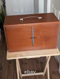 Armoire-coffre vintage à 7 tiroirs pour outillage Union Engineers