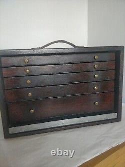 Armoire d'outils de menuisier vintage en bois massif avec tiroirs de coffre à outils de génie civil