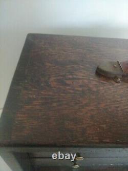 Armoire d'outils de menuisier vintage en bois massif avec tiroirs de coffre à outils de génie civil Armoire d'outils de menuisier vintage en bois massif avec tiroirs de coffre à outils de génie civil
