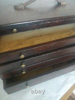 Armoire d'outils de menuisier vintage en bois massif avec tiroirs de coffre à outils de génie civil