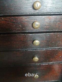 Armoire d'outils de menuisier vintage en bois massif avec tiroirs de coffre à outils de génie civil