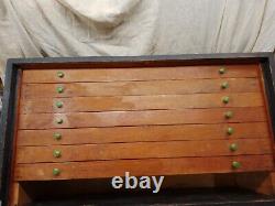 Armoire en bois à 7 tiroirs de style vintage / Coffre à outils de menuisier