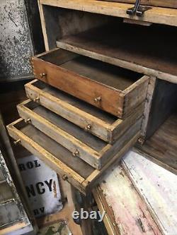 Boîte à outils d'ingénieur vintage faite à la main avec tiroirs pour collectionneurs de cabinets