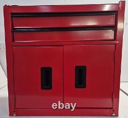Centre d'outils de l'atelier Halfords avec 8 tiroirs et cabinet rouge endommagé A Centre d'outils de l'atelier Halfords avec 8 tiroirs et cabinet rouge endommagé A