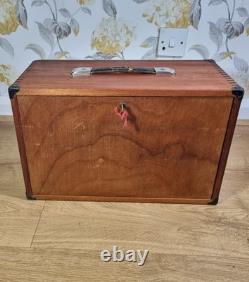 Coffre à outils d’ingénieur vintage en bois Buck & Hickman à 7 tiroirs avec clé, vers les années 1960