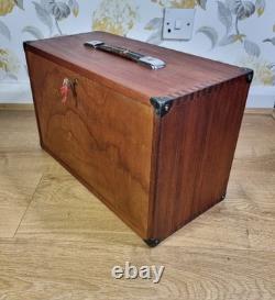 Coffre à outils d’ingénieur vintage en bois Buck & Hickman à 7 tiroirs avec clé, vers les années 1960