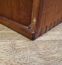 Coffre à outils d’ingénieur vintage en bois Buck & Hickman à 7 tiroirs avec clé, vers les années 1960 Coffre à outils d’ingénieur vintage en bois Buck & Hickman à 7 tiroirs avec clé, vers les années 1960