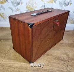Coffre à outils d’ingénieur vintage en bois Buck & Hickman à 7 tiroirs avec clé, vers les années 1960