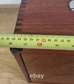 Coffre à outils d’ingénieur vintage en bois Buck & Hickman à 7 tiroirs avec clé, vers les années 1960