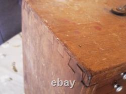 Coffre à outils vintage Neslein, commode à tiroirs, nécessite quelques travaux