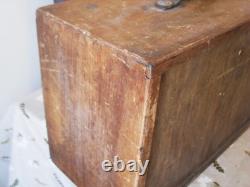 Coffre à outils vintage Neslein, commode à tiroirs, nécessite quelques travaux