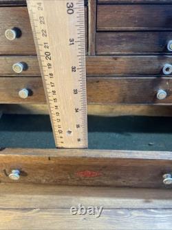 Coffre à outils vintage Neslein pour horlogers et ingénieurs avec 8 tiroirs