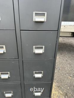 Grand cabinet de rangement à outils avec 10 tiroirs multi-tiroirs pour l'ingénierie, le classement, et les travaux manuels.
