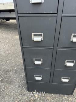 Grand cabinet de rangement à outils avec 10 tiroirs multi-tiroirs pour l'ingénierie, le classement, et les travaux manuels.