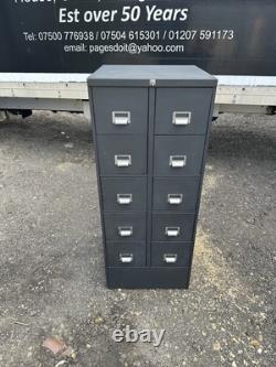 Grand cabinet de rangement à outils avec 10 tiroirs multi-tiroirs pour l'ingénierie, le classement, et les travaux manuels.