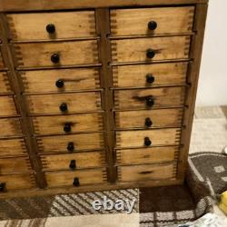 SUPERBE Rare Vintage VÉRITABLE Cabinet à Outils de Montreur d'Horloger à 40 Tiroirs par EMIR