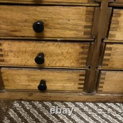 SUPERBE Rare Vintage VÉRITABLE Cabinet à Outils de Montreur d'Horloger à 40 Tiroirs par EMIR